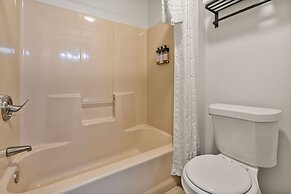 Tremont Lodge & Resort