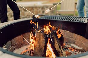 Tremont Lodge & Resort