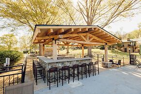 Tremont Lodge & Resort