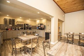 Tremont Lodge & Resort