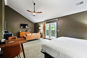 Tremont Lodge & Resort