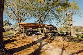 Tremont Lodge & Resort