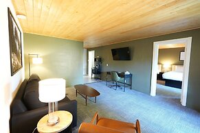 Tremont Lodge & Resort