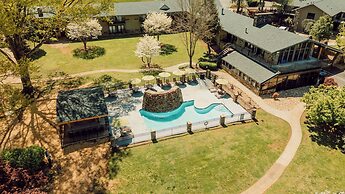 Tremont Lodge & Resort