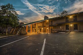 Tremont Lodge & Resort