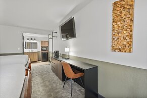 Tremont Lodge & Resort