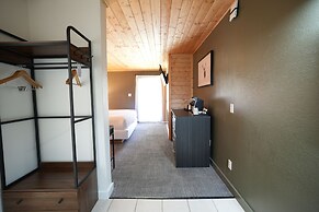 Tremont Lodge & Resort