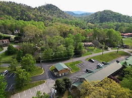 Tremont Lodge & Resort