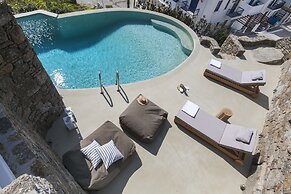 Breathtaking 6Bed villa in Platis Gialos