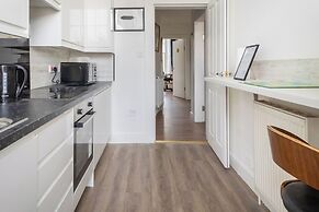 Bright High-ceiling 2BD Flat - Central Edinburgh!