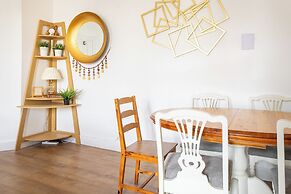 Bright High-ceiling 2BD Flat - Central Edinburgh!