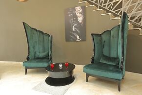 Playa Del Pacha Suites Hotel