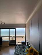 Stunning 1-bed Apartment in Oostende Beach-view