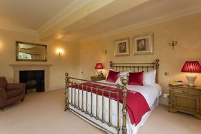 Exceptional Unique 5 Bedroom Manor House