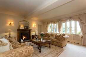 Exceptional Unique 5 Bedroom Manor House