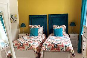 Exceptional Unique 5 Bedroom Manor House