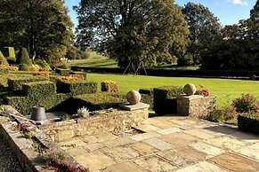 Exceptional Unique 5 Bedroom Manor House