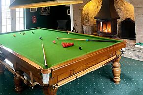 Exceptional Unique 5 Bedroom Manor House