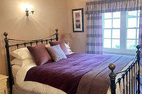 Exceptional Unique 5 Bedroom Manor House