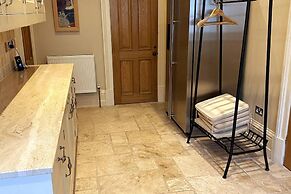 Exceptional Unique 5 Bedroom Manor House