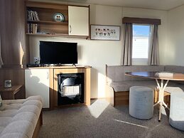 Captivating 2-bed Caravan in Clacton-on-sea