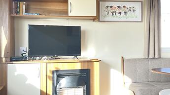 Captivating 2-bed Caravan in Clacton-on-sea