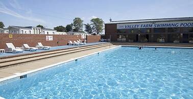 Captivating 2-bed Caravan in Clacton-on-sea