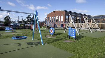 Captivating 2-bed Caravan in Clacton-on-sea