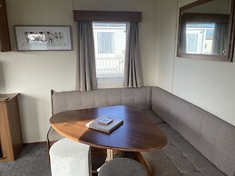 Captivating 2-bed Caravan in Clacton-on-sea