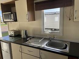 Captivating 2-bed Caravan in Clacton-on-sea