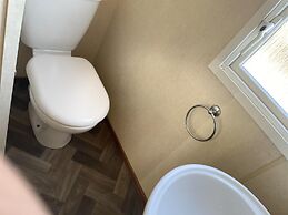 Captivating 2-bed Caravan in Clacton-on-sea