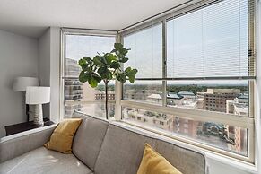 2BR Luxury City Suite With Gym & Pool