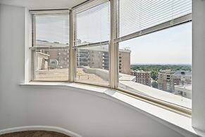 2BR Luxury City Suite With Gym & Pool