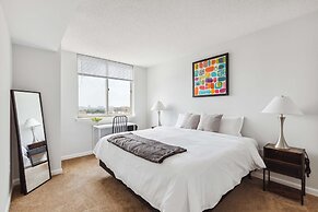 2BR Luxury City Suite With Gym & Pool