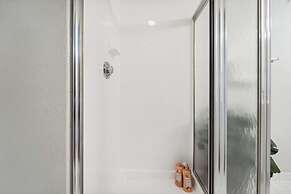 2BR Luxury City Suite With Gym & Pool