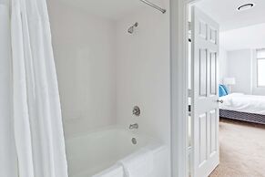 2BR Luxury City Suite With Gym & Pool