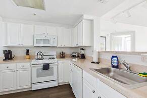 2BR Luxury City Suite With Gym & Pool