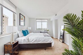 2BR Luxury City Suite With Gym & Pool