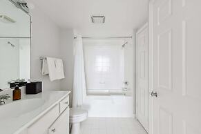 2BR Luxury City Suite With Gym & Pool