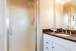 Mutiny Bay Ocean Breeze Retreat by Avantstay