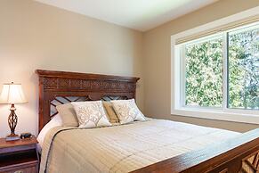 Mutiny Bay Ocean Breeze Retreat by Avantstay