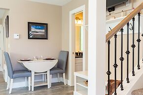 Mutiny Bay Ocean Breeze Retreat by Avantstay