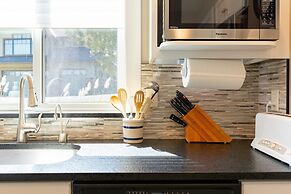 Mutiny Bay Ocean Breeze Retreat by Avantstay