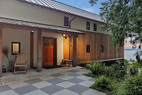 Crows Nest by Avantstay Accessible Home w/ Views