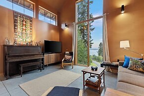 Crows Nest by Avantstay Accessible Home w/ Views