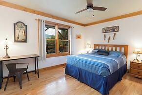 Among the Clouds by Avantstay Views + Hot Tub