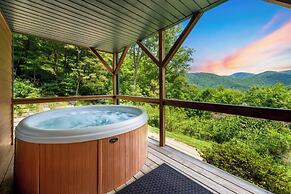 Among the Clouds by Avantstay Views + Hot Tub