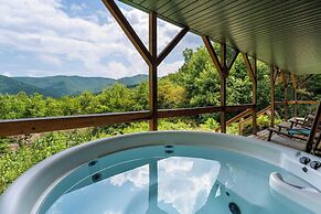 Among the Clouds by Avantstay Views + Hot Tub