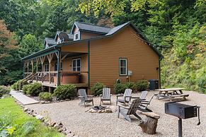 Among the Clouds by Avantstay Views + Hot Tub