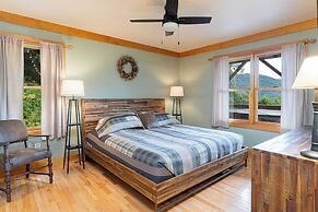 Among the Clouds by Avantstay Views + Hot Tub